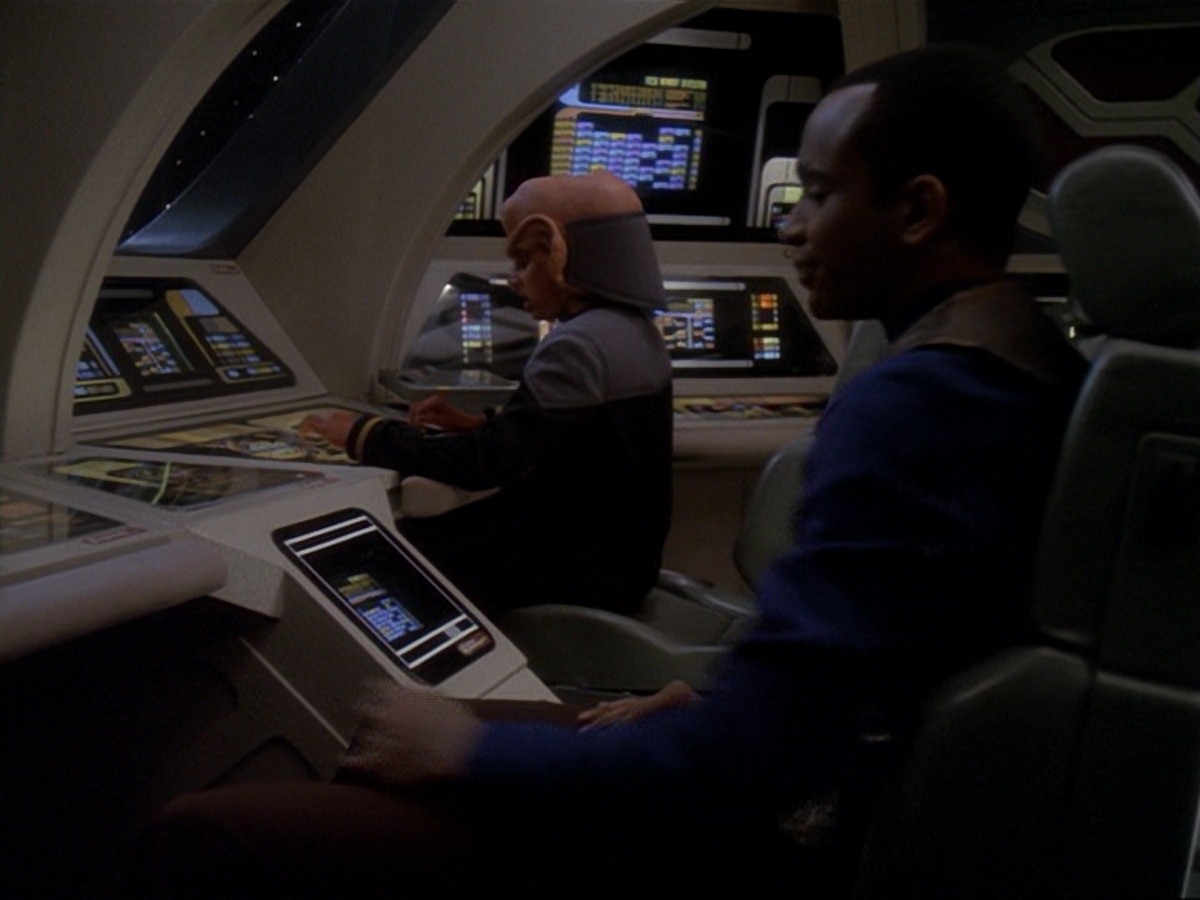 extant_StarTrek_DS9_6x22-Valiant_0379.jpg