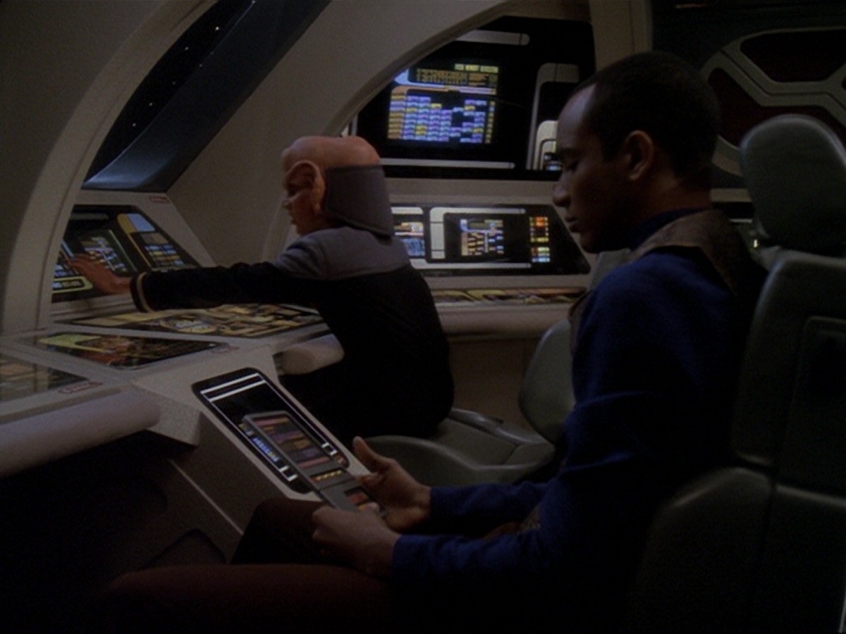 extant_StarTrek_DS9_6x22-Valiant_0386.jpg