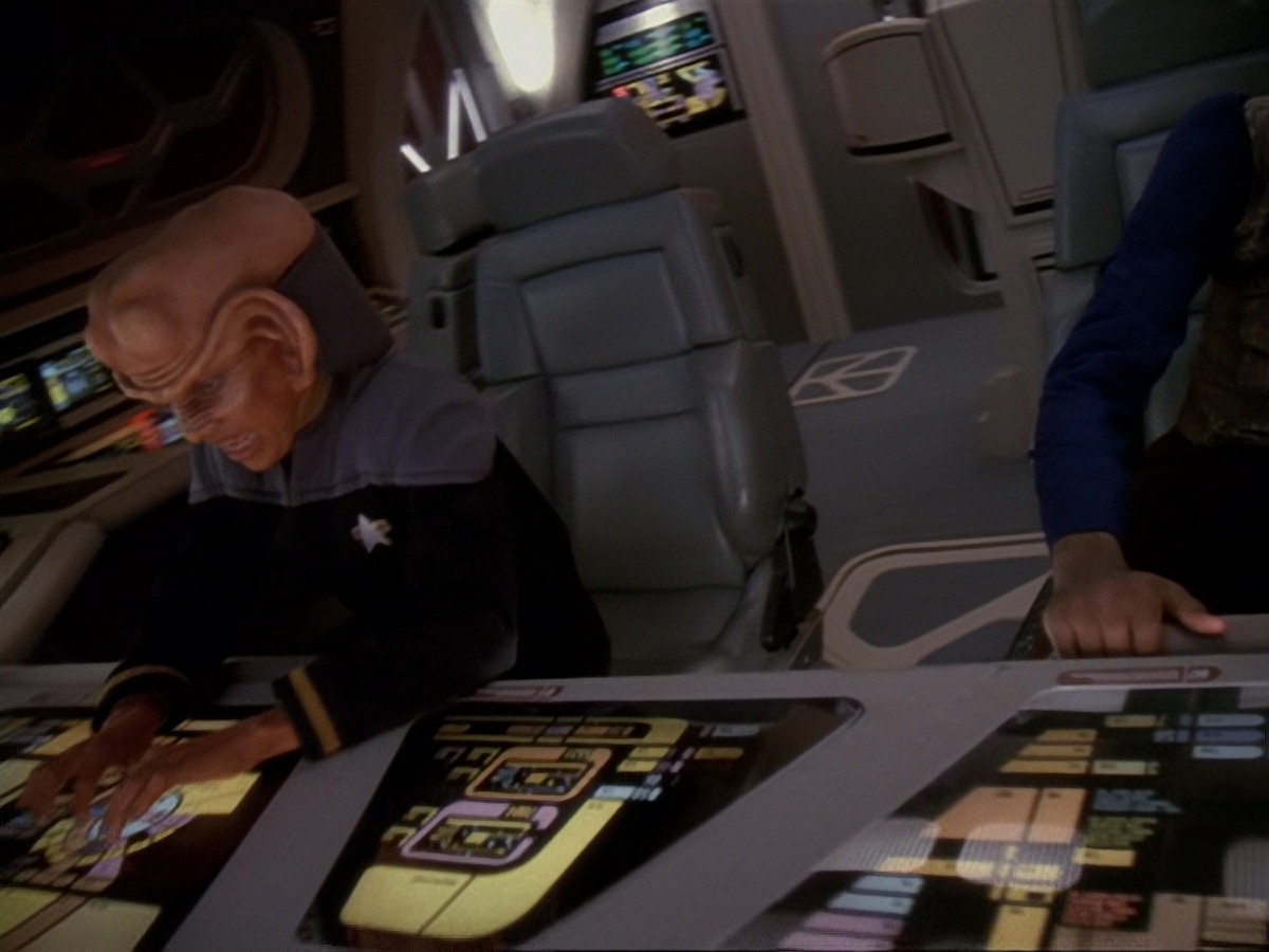 extant_StarTrek_DS9_6x22-Valiant_0416.jpg