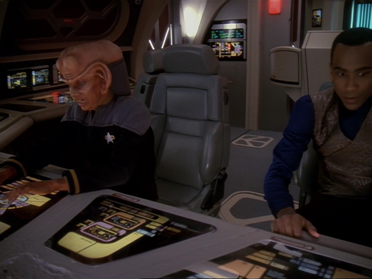 extant_StarTrek_DS9_6x22-Valiant_0420.jpg