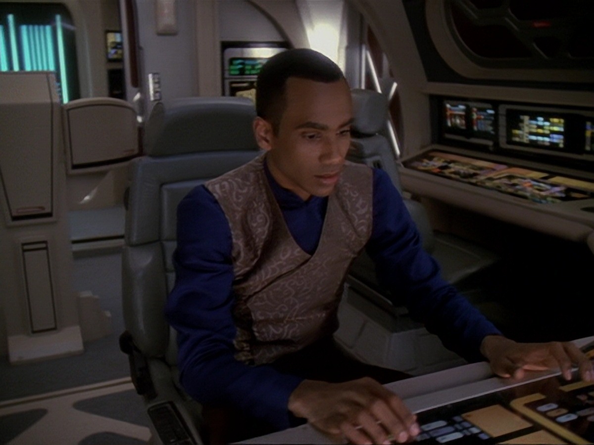 extant_StarTrek_DS9_6x22-Valiant_0431.jpg