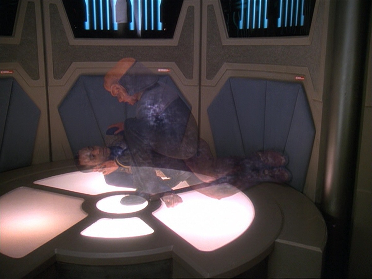 extant_StarTrek_DS9_6x22-Valiant_0803.jpg