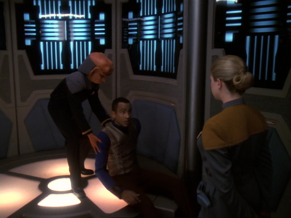 extant_StarTrek_DS9_6x22-Valiant_0816.jpg
