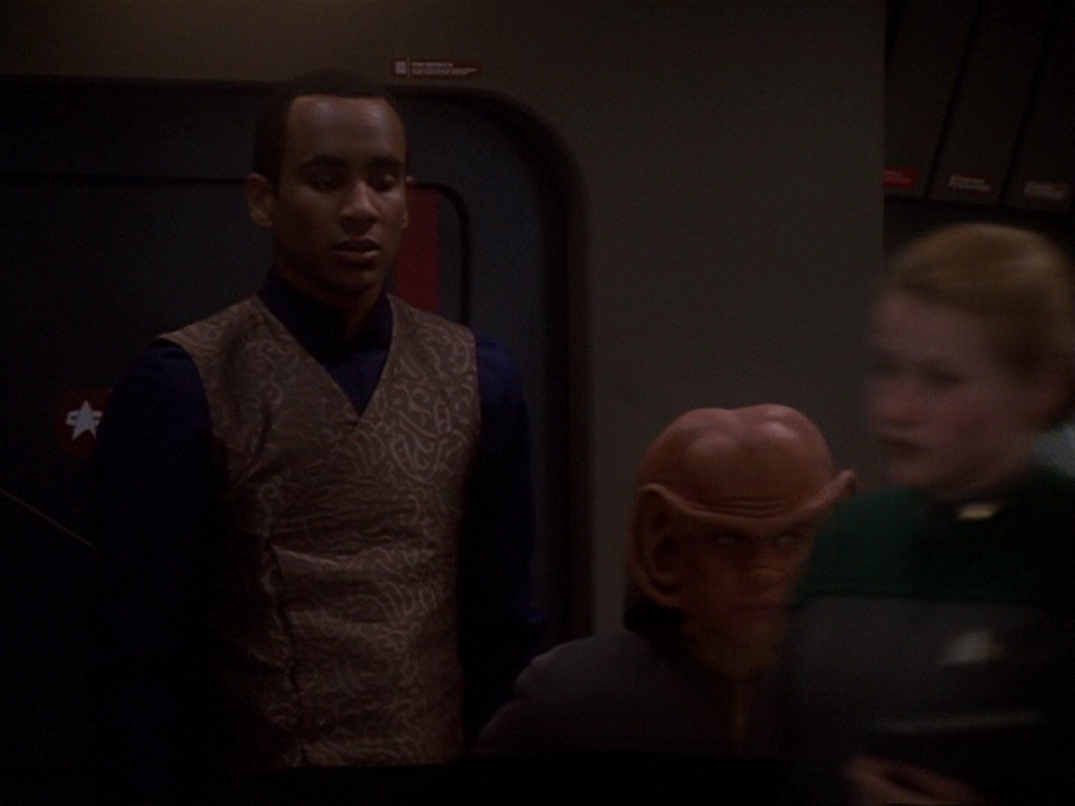extant_StarTrek_DS9_6x22-Valiant_2190.jpg