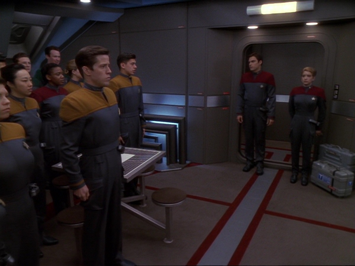 extant_StarTrek_DS9_6x22-Valiant_2289.jpg