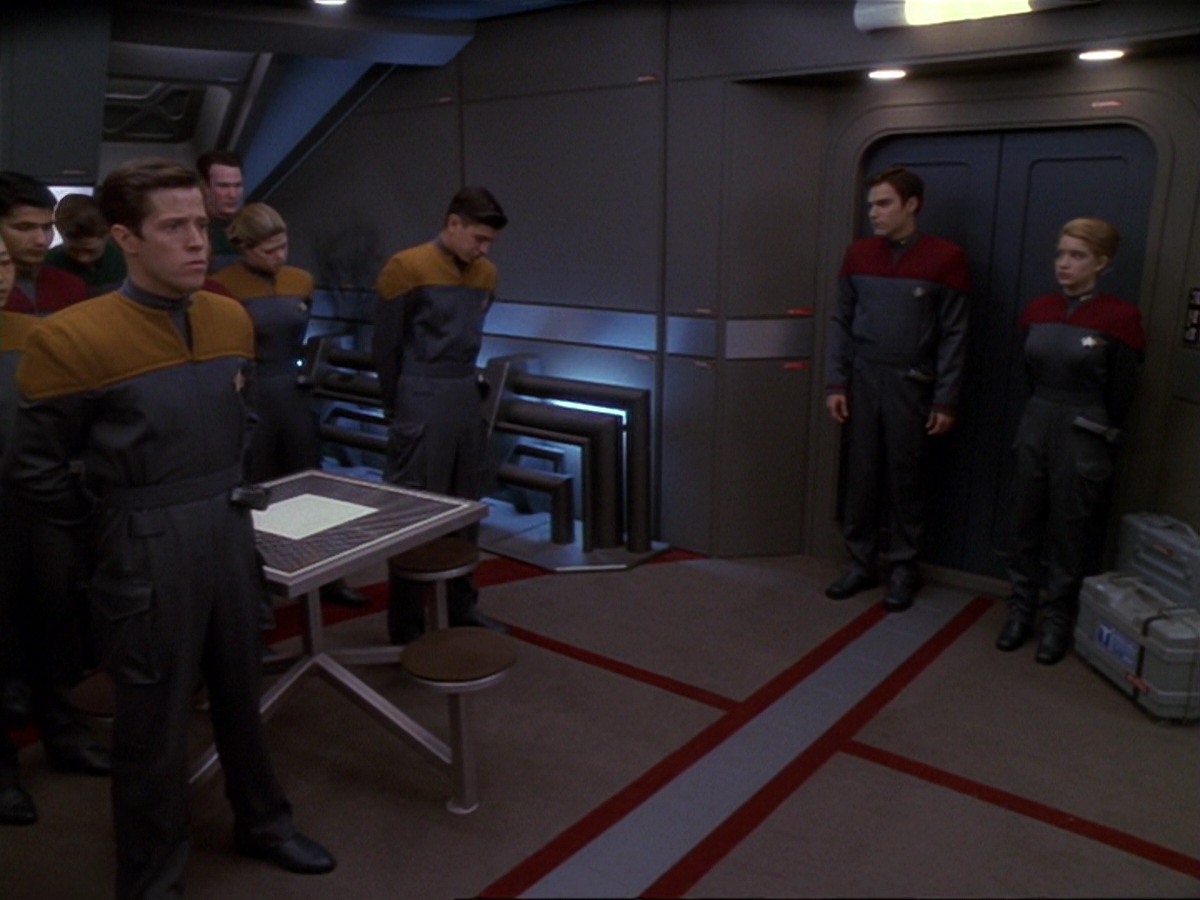 extant_StarTrek_DS9_6x22-Valiant_2296.jpg