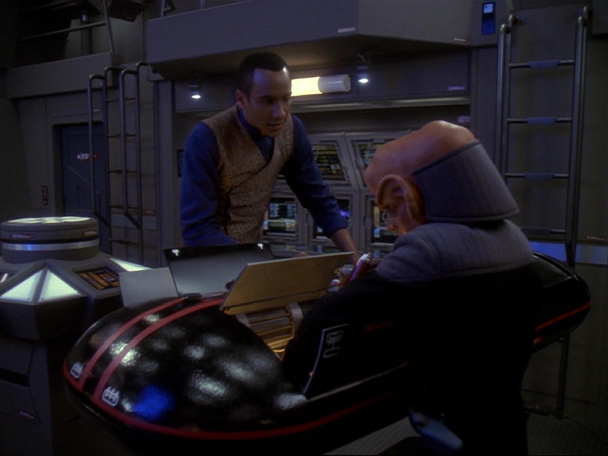 extant_StarTrek_DS9_6x22-Valiant_2602.jpg
