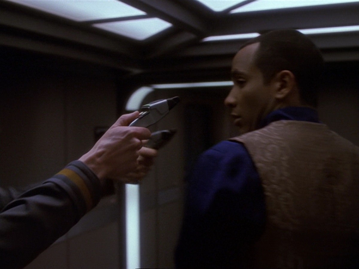 extant_StarTrek_DS9_6x22-Valiant_2691.jpg
