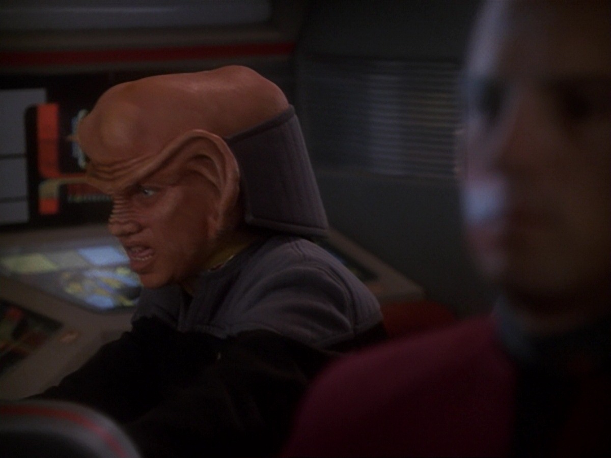 extant_StarTrek_DS9_6x22-Valiant_2997.jpg