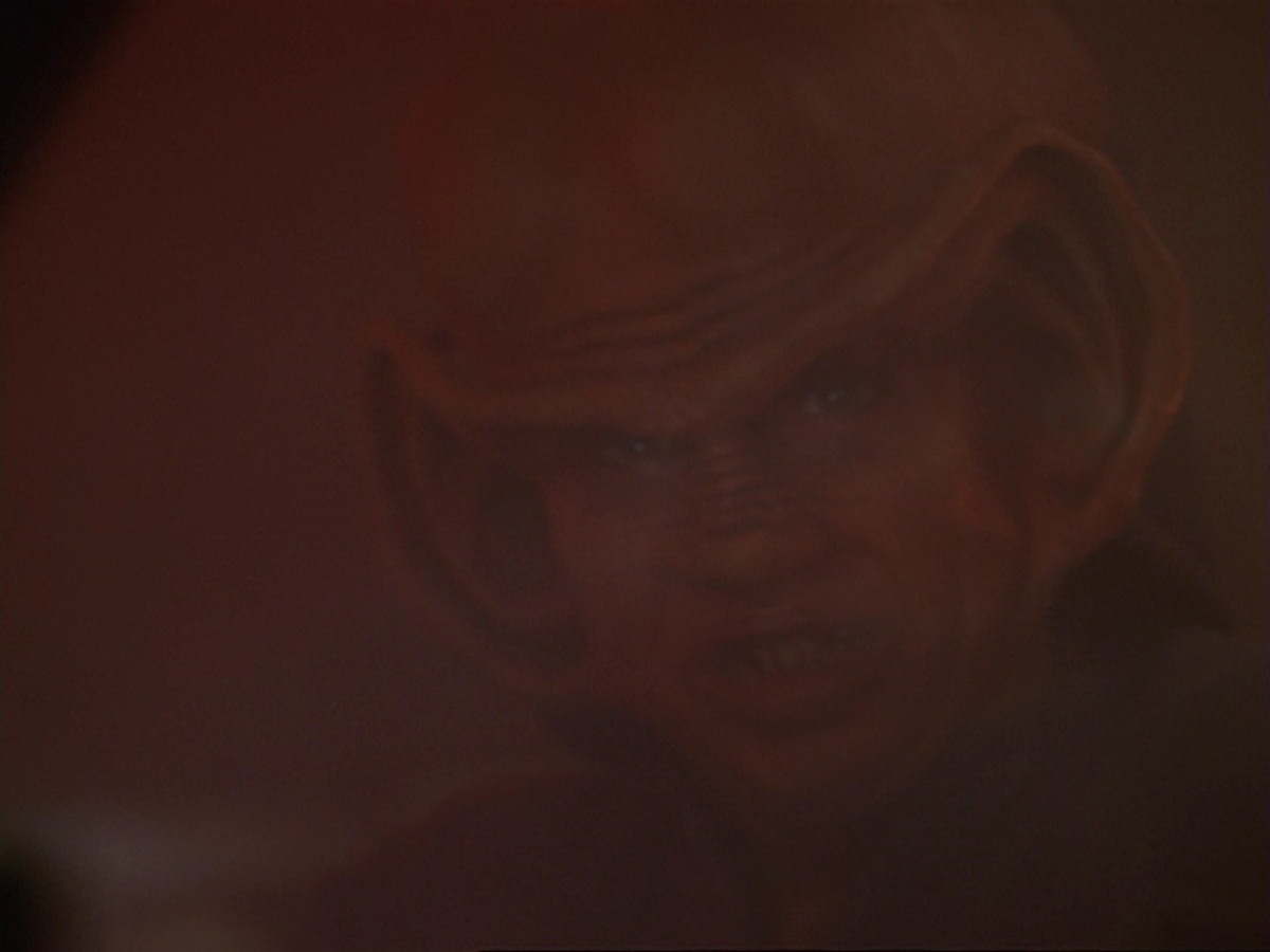 extant_StarTrek_DS9_6x22-Valiant_3309.jpg