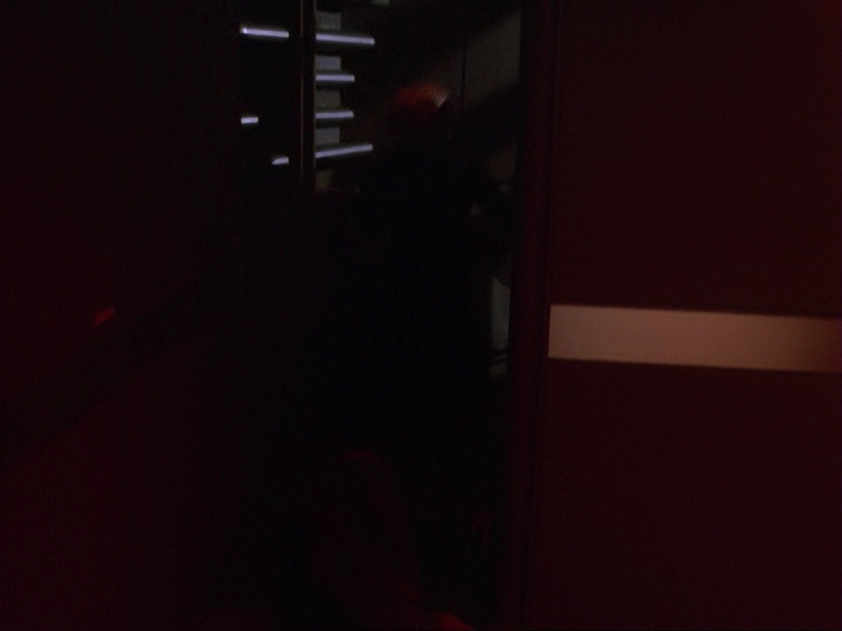 extant_StarTrek_DS9_6x22-Valiant_3344.jpg