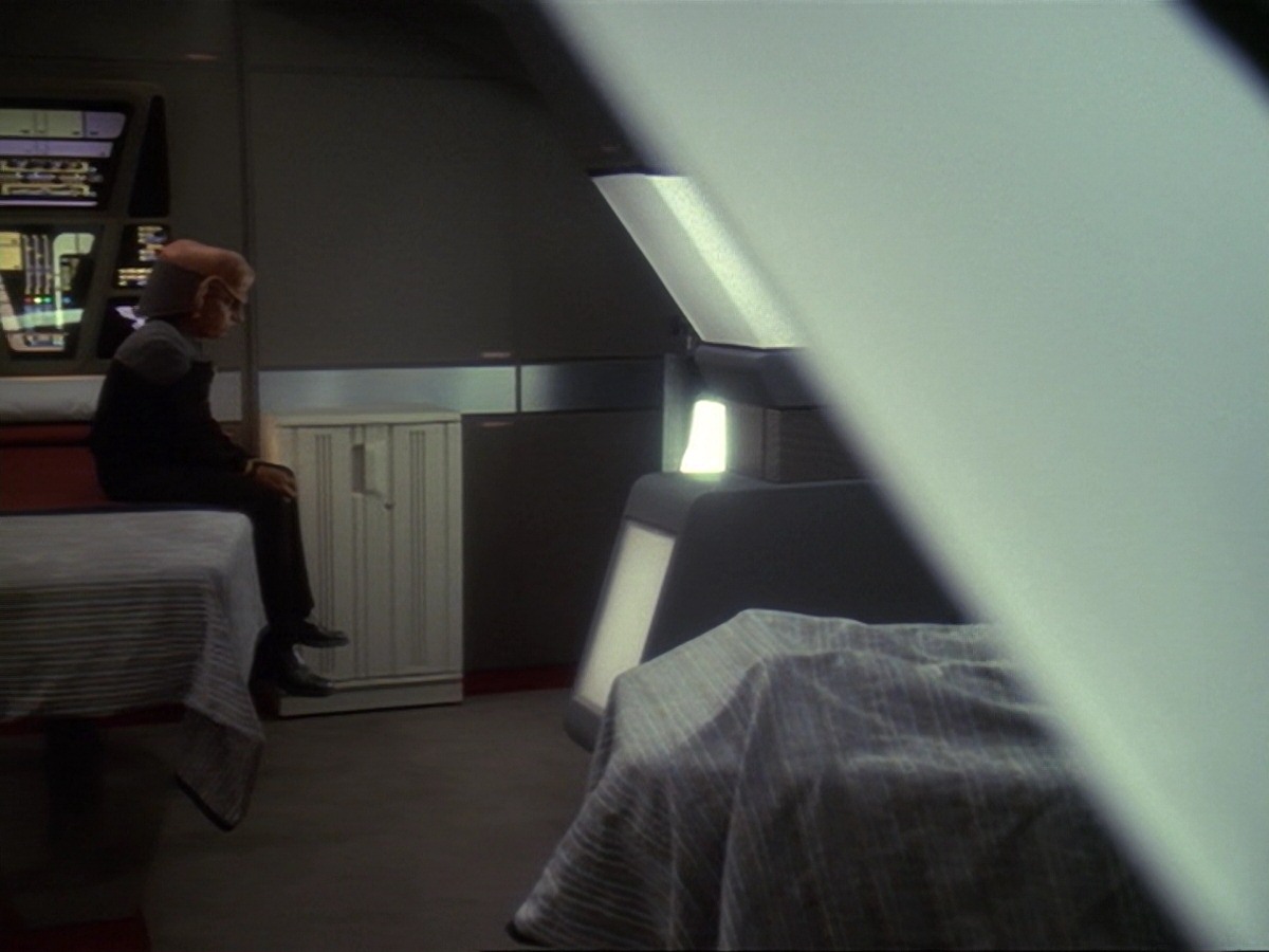 extant_StarTrek_DS9_6x22-Valiant_3500.jpg
