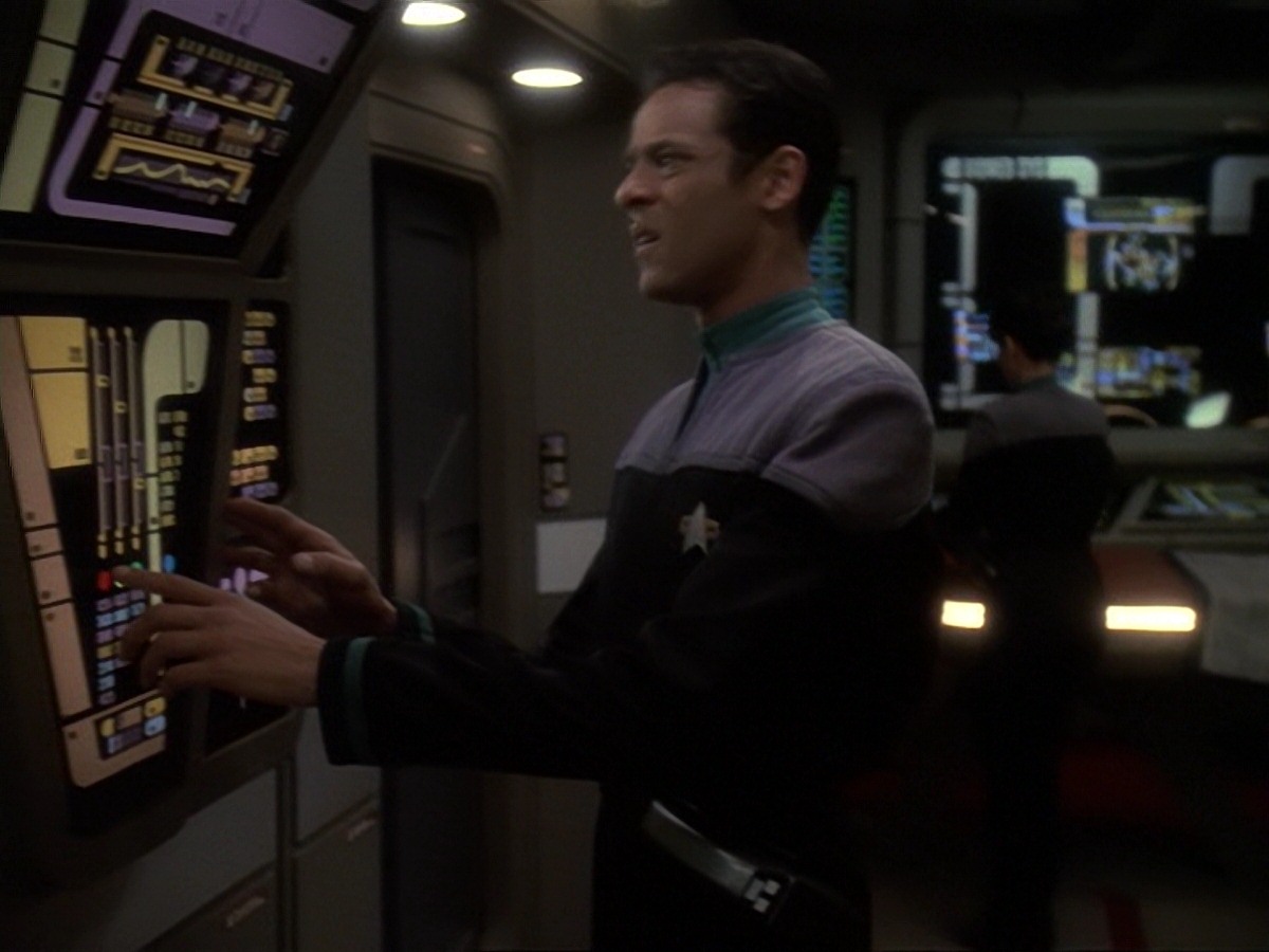 extant_StarTrek_DS9_6x22-Valiant_3511.jpg