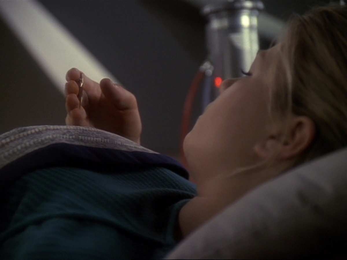extant_StarTrek_DS9_6x22-Valiant_3717.jpg