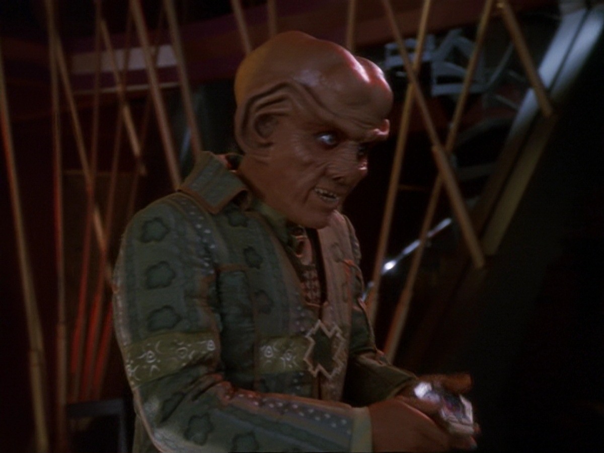extant_StarTrek_DS9_6x23-ProfitAndLace_0023.jpg