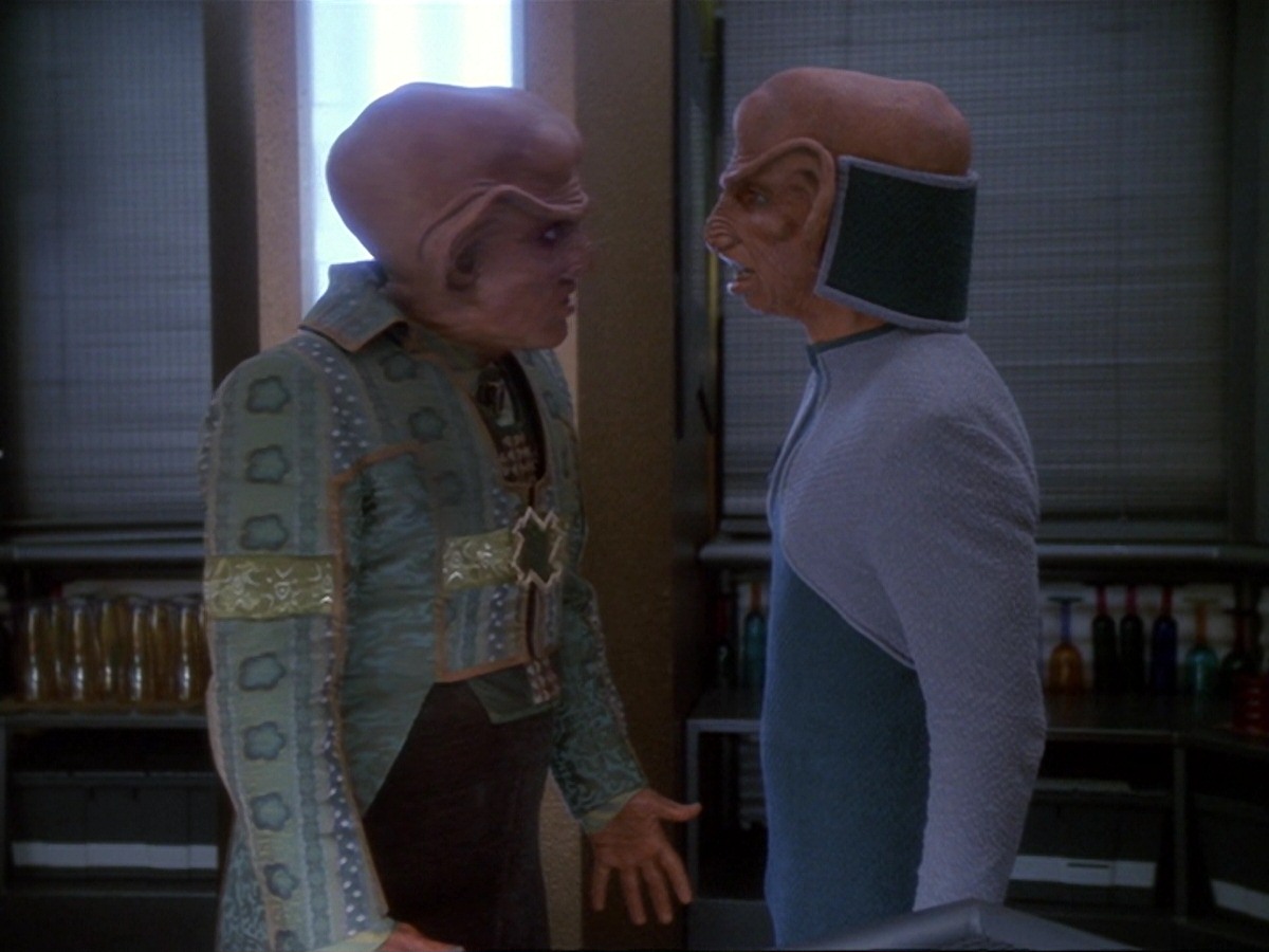 extant_StarTrek_DS9_6x23-ProfitAndLace_0219.jpg