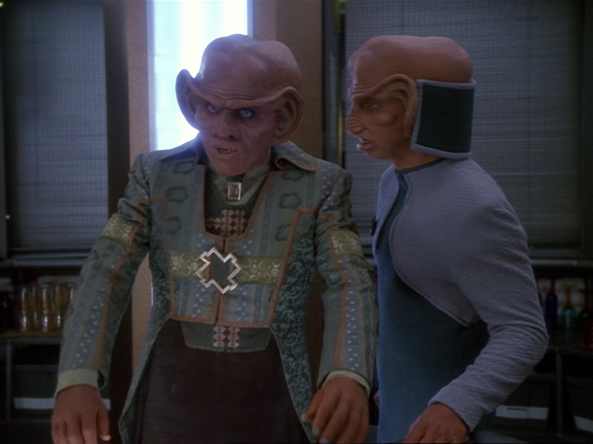 extant_StarTrek_DS9_6x23-ProfitAndLace_0235.jpg