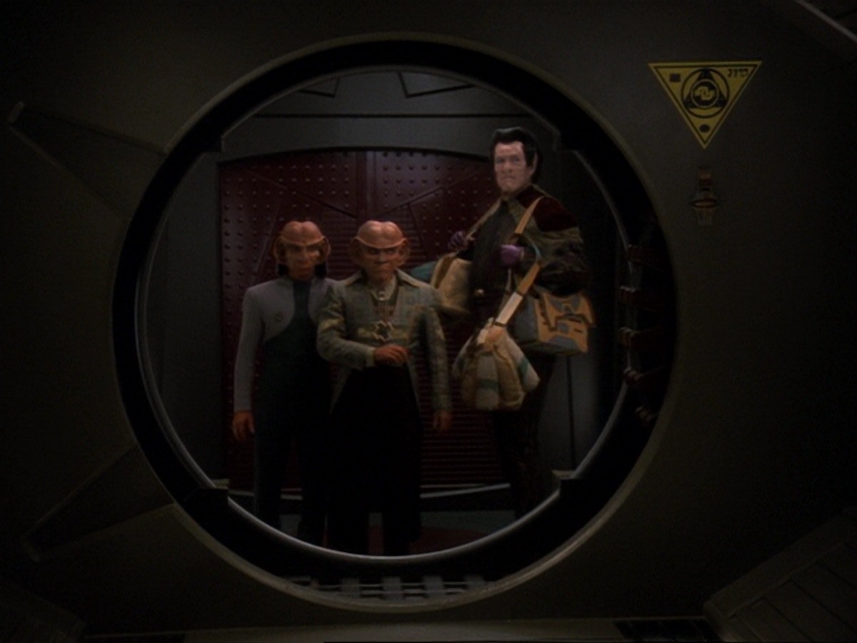 extant_StarTrek_DS9_6x23-ProfitAndLace_0347.jpg