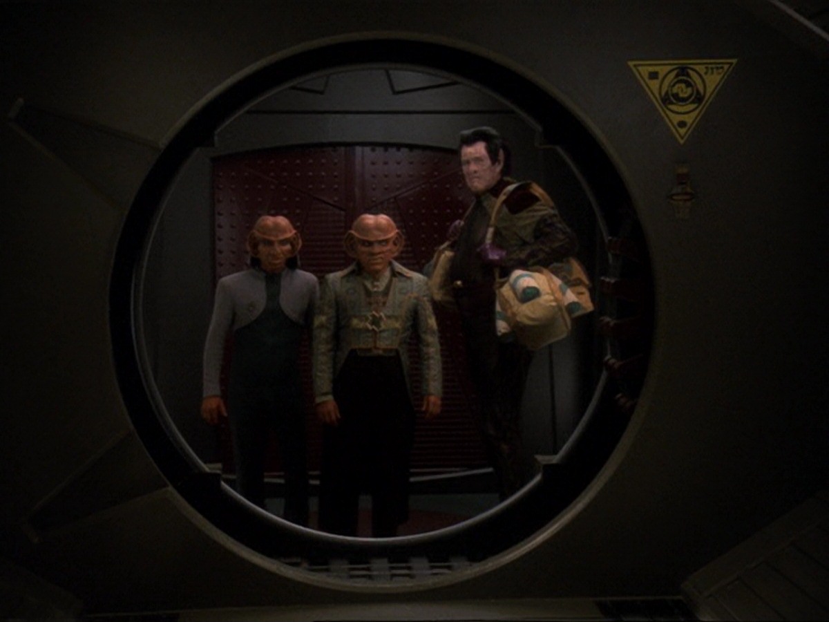 extant_StarTrek_DS9_6x23-ProfitAndLace_0358.jpg