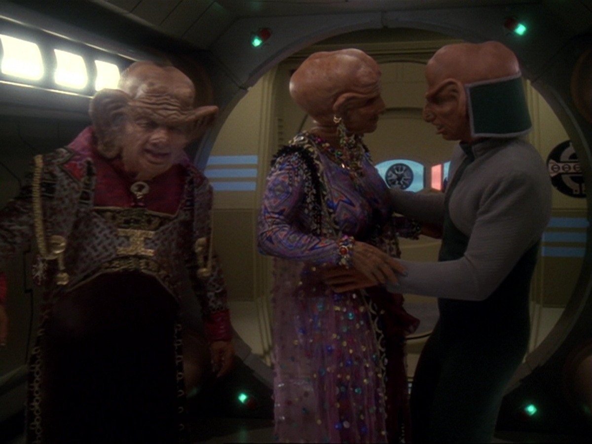 extant_StarTrek_DS9_6x23-ProfitAndLace_0375.jpg