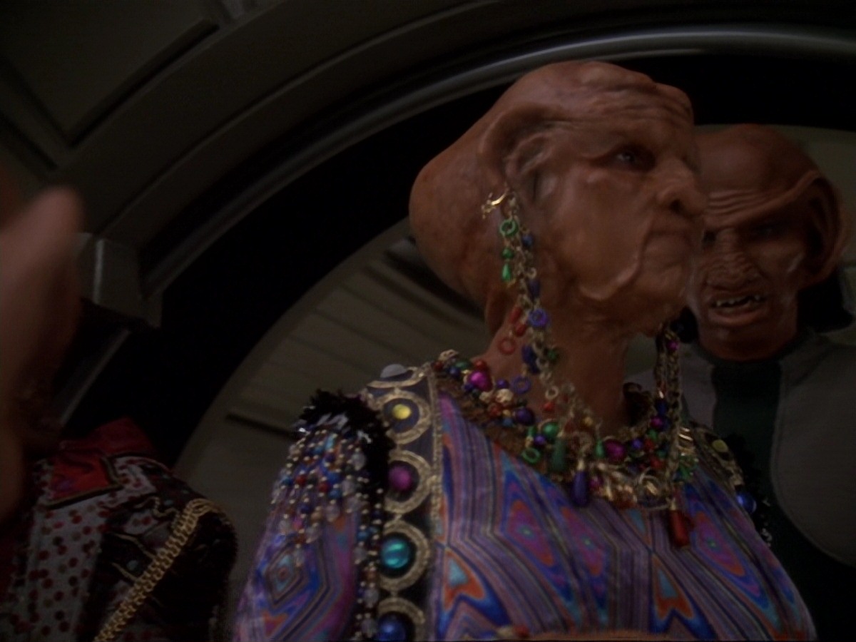 extant_StarTrek_DS9_6x23-ProfitAndLace_0401.jpg
