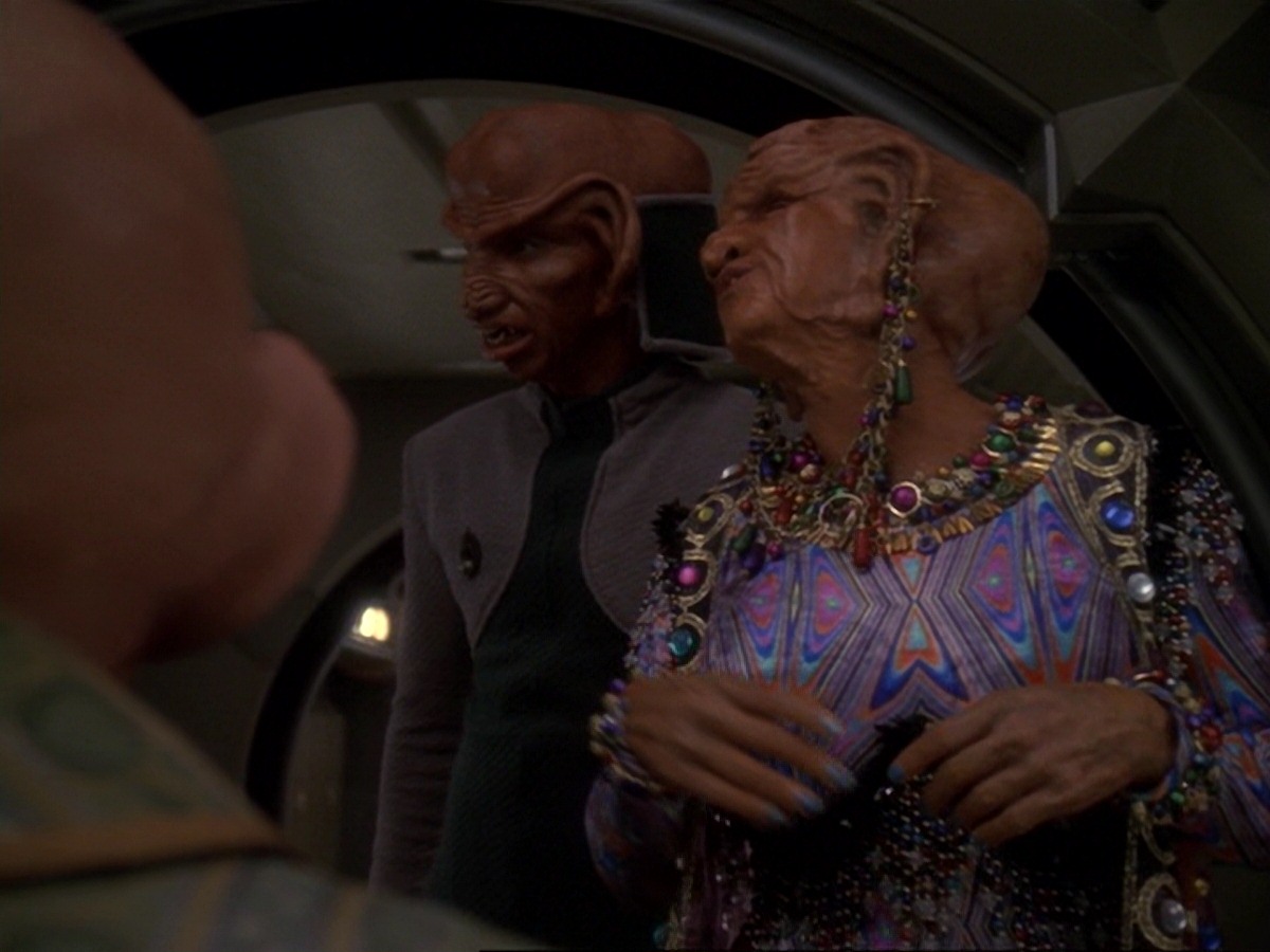 extant_StarTrek_DS9_6x23-ProfitAndLace_0405.jpg
