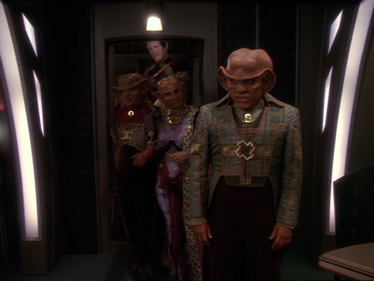 extant_StarTrek_DS9_6x23-ProfitAndLace_0768.jpg