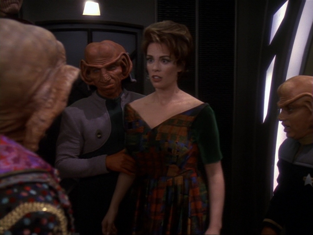 extant_StarTrek_DS9_6x23-ProfitAndLace_0924.jpg