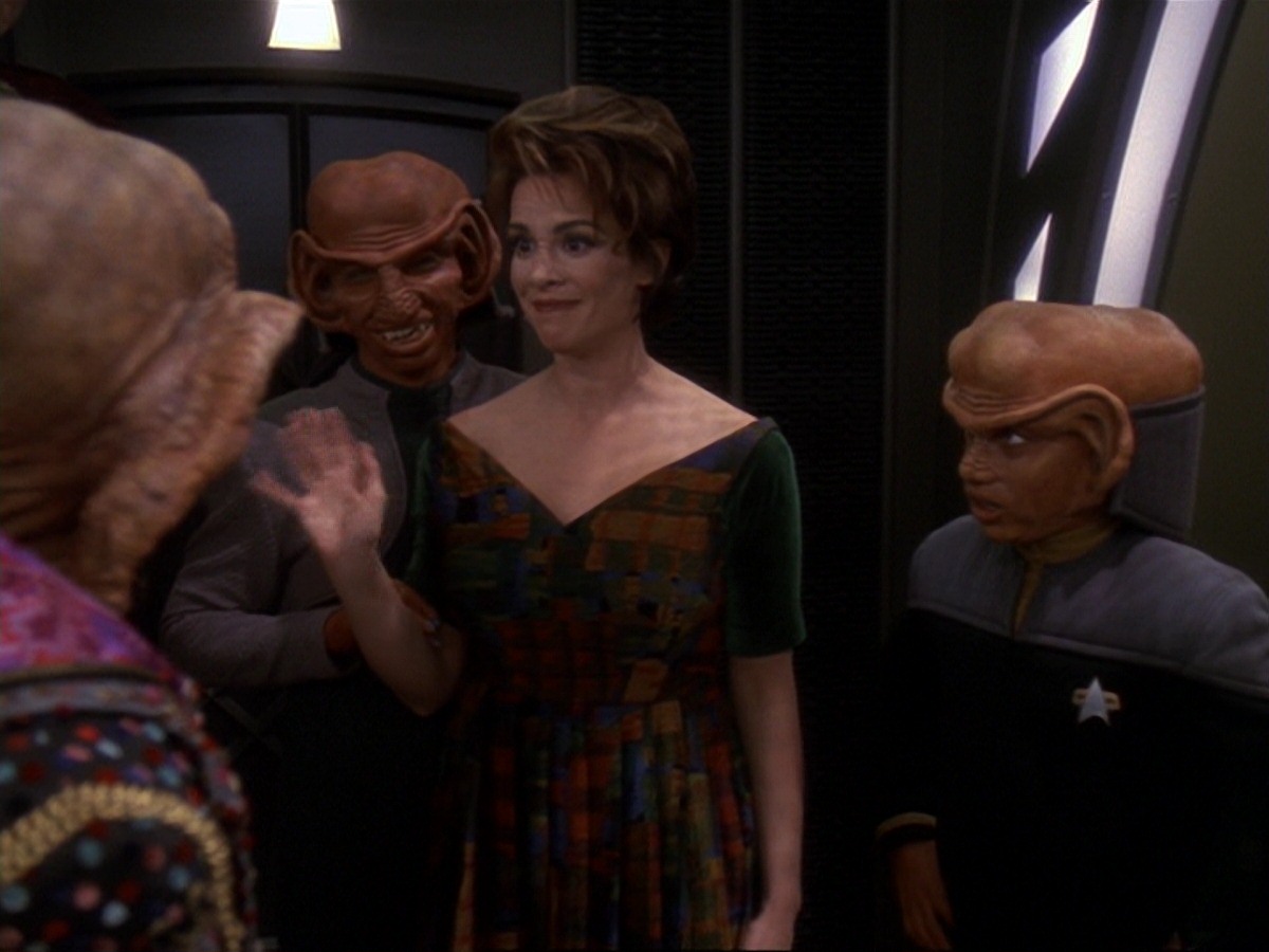 extant_StarTrek_DS9_6x23-ProfitAndLace_0930.jpg
