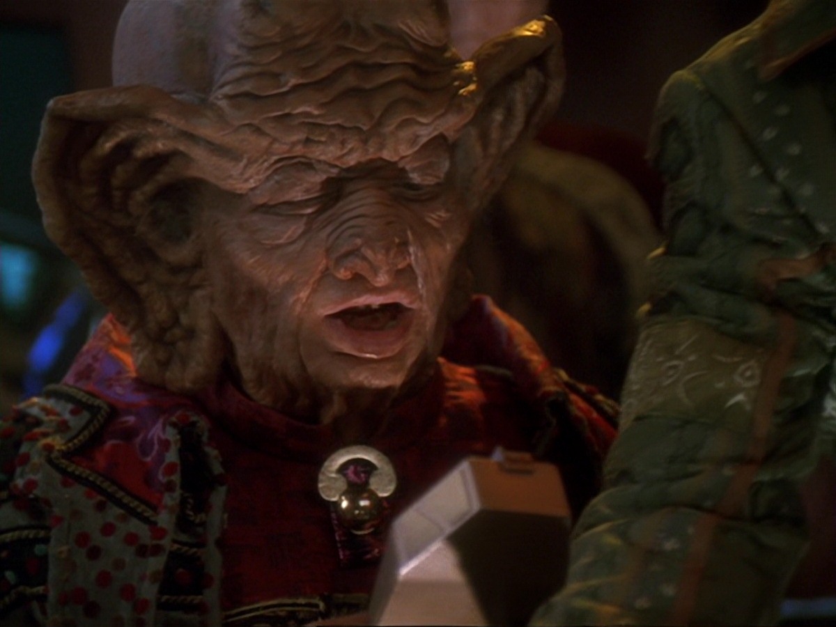extant_StarTrek_DS9_6x23-ProfitAndLace_1065.jpg