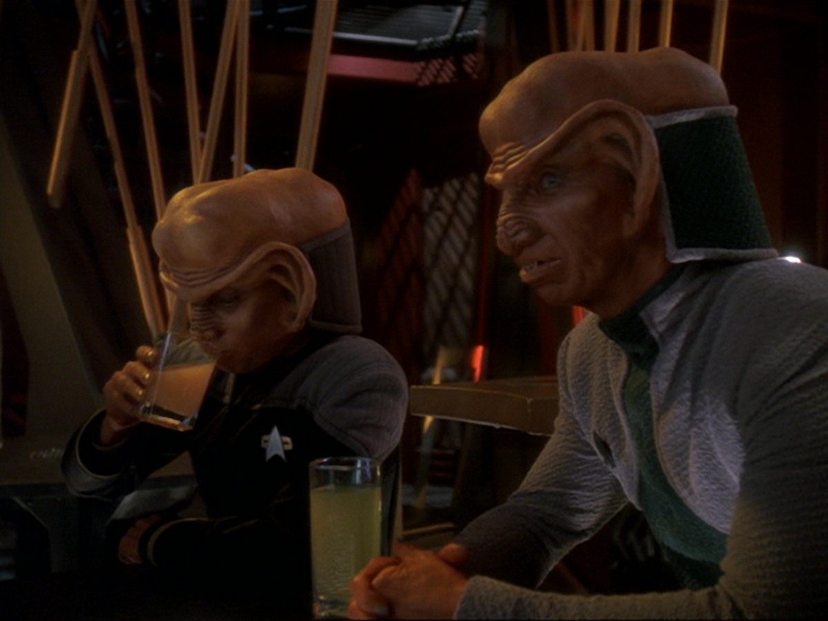 extant_StarTrek_DS9_6x23-ProfitAndLace_1121.jpg