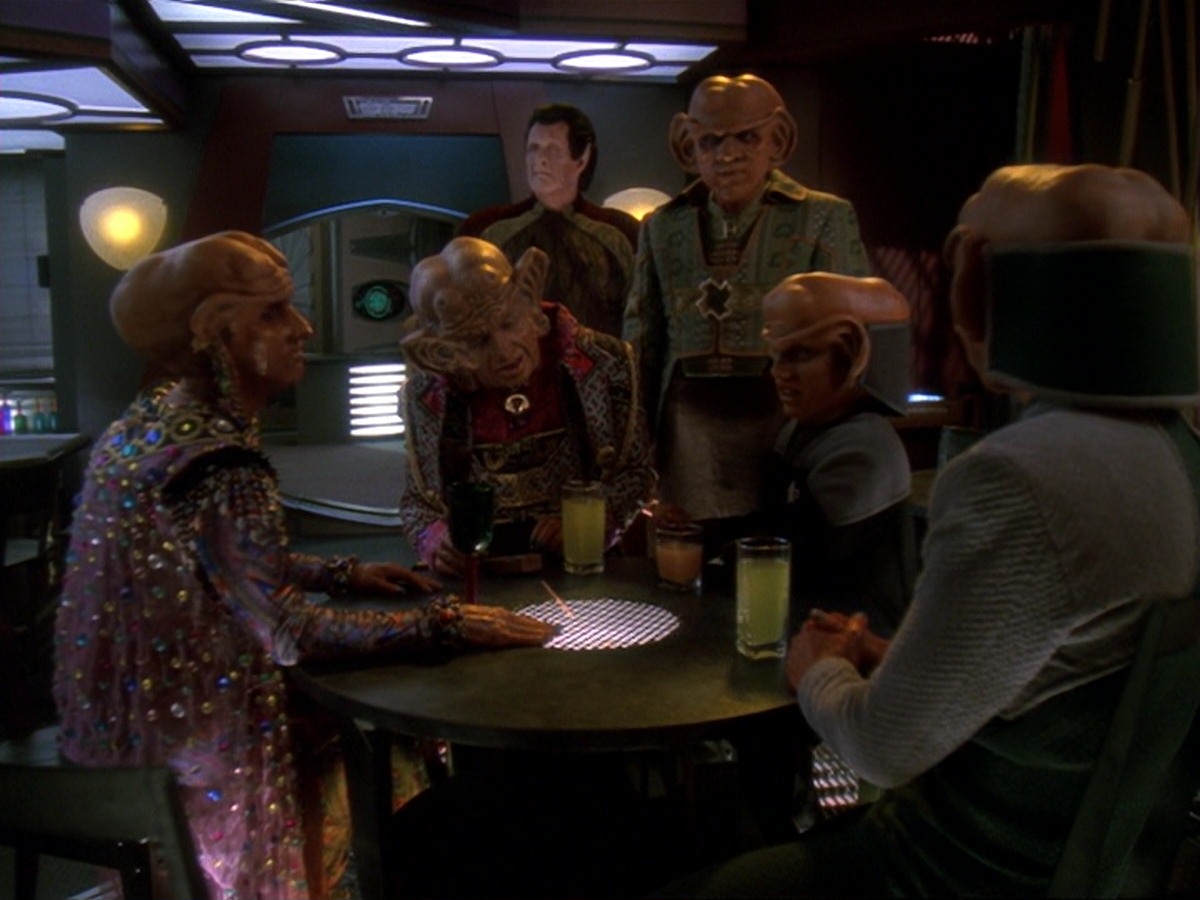 extant_StarTrek_DS9_6x23-ProfitAndLace_1129.jpg