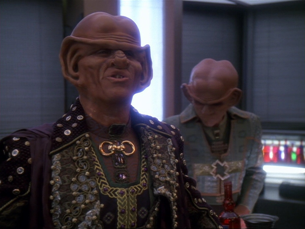 extant_StarTrek_DS9_6x23-ProfitAndLace_1236.jpg
