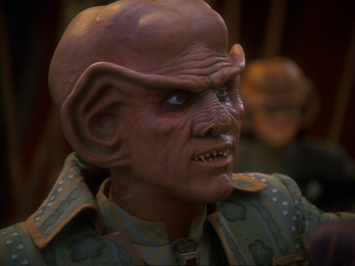 extant_StarTrek_DS9_6x23-ProfitAndLace_1339.jpg