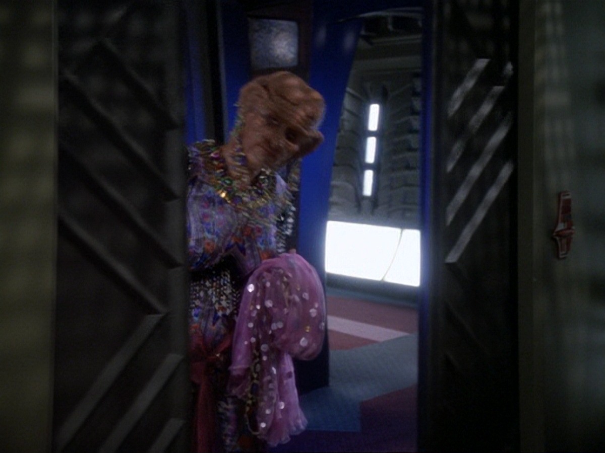 extant_StarTrek_DS9_6x23-ProfitAndLace_1401.jpg