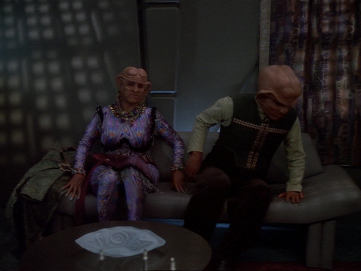 extant_StarTrek_DS9_6x23-ProfitAndLace_1438.jpg