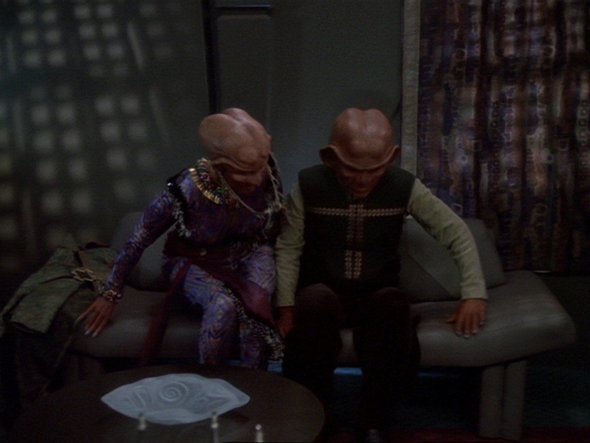 extant_StarTrek_DS9_6x23-ProfitAndLace_1439.jpg