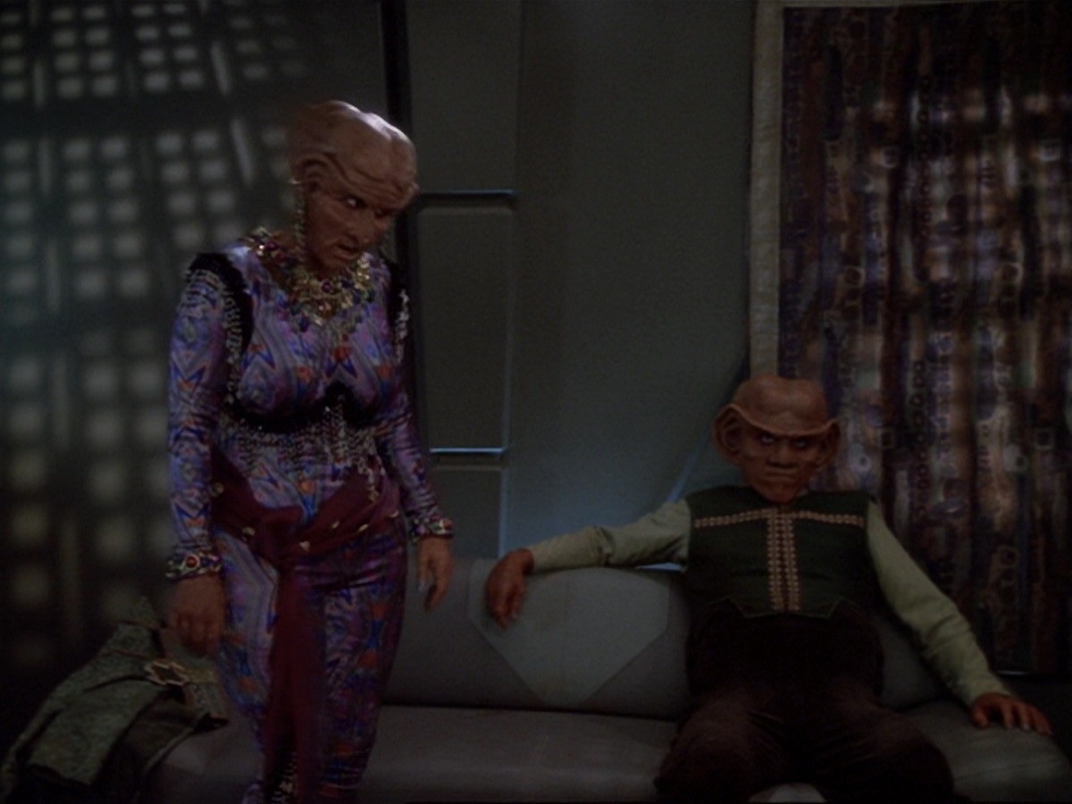 extant_StarTrek_DS9_6x23-ProfitAndLace_1459.jpg
