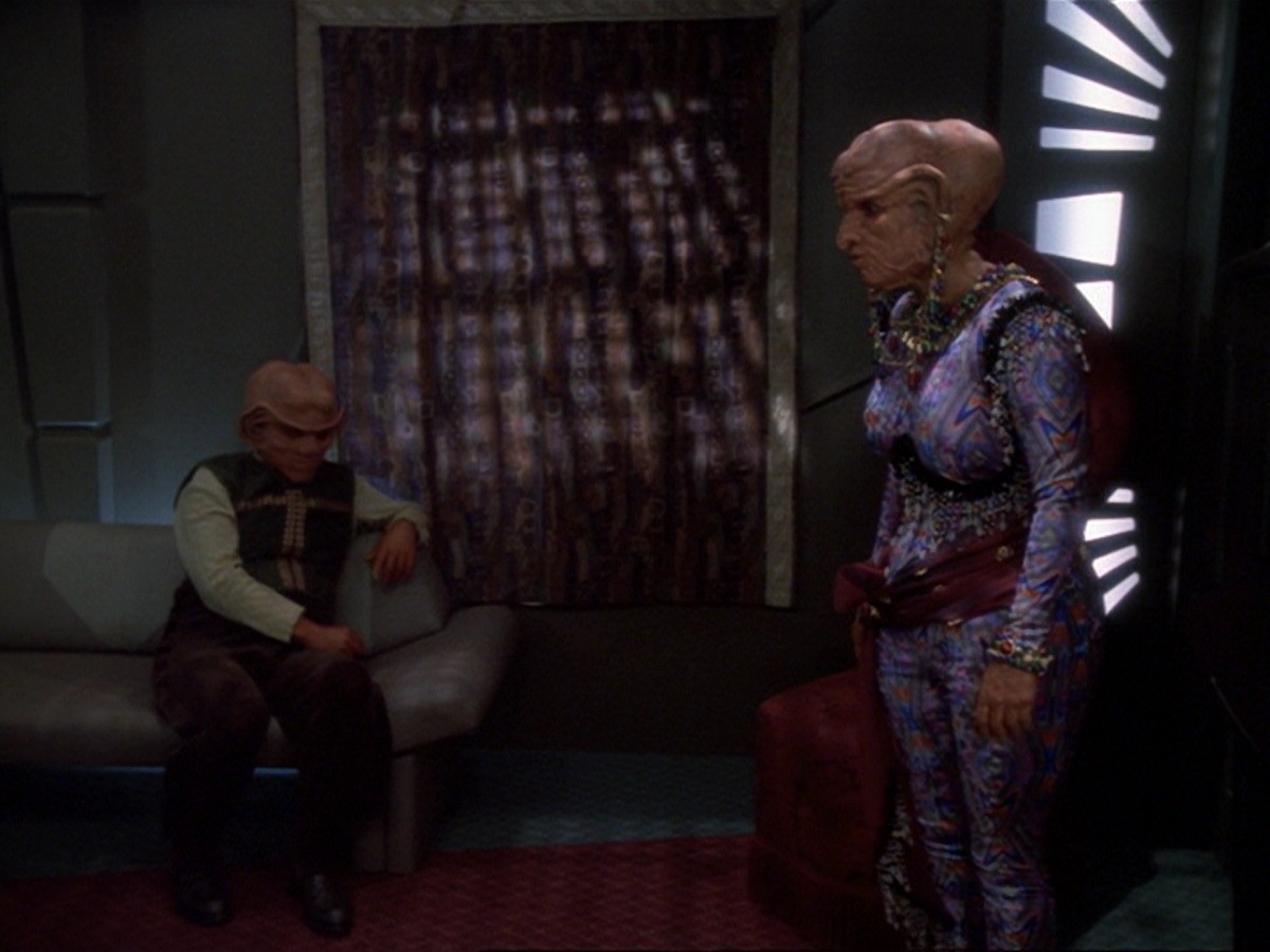 extant_StarTrek_DS9_6x23-ProfitAndLace_1479.jpg