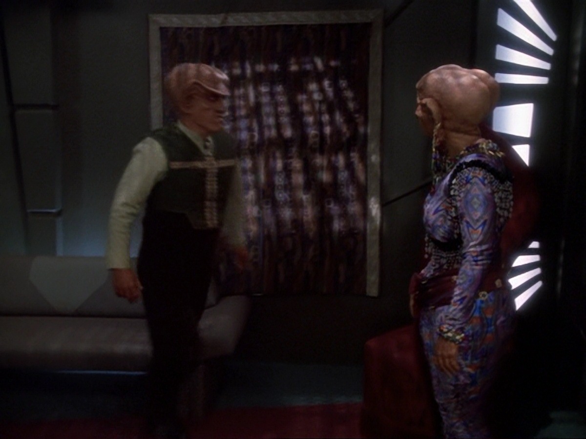 extant_StarTrek_DS9_6x23-ProfitAndLace_1485.jpg