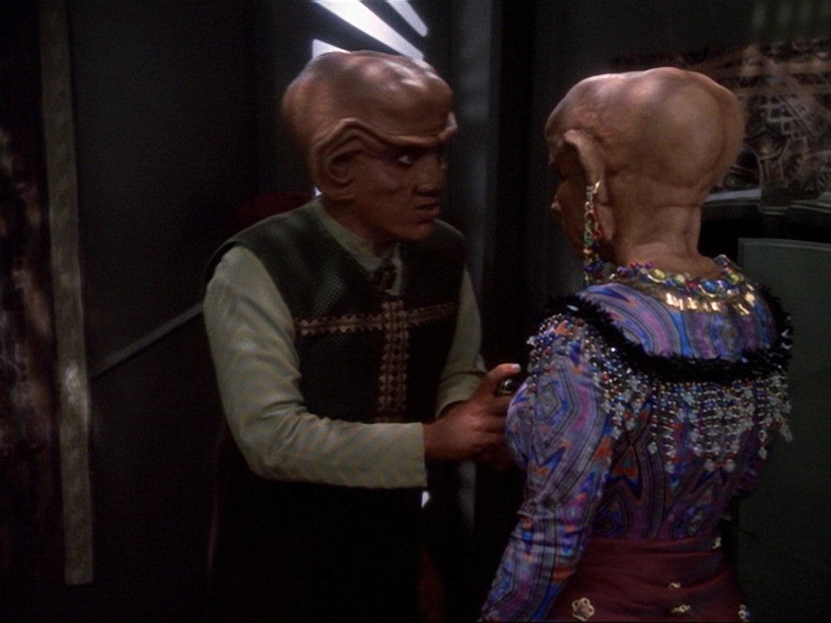 extant_StarTrek_DS9_6x23-ProfitAndLace_1489.jpg