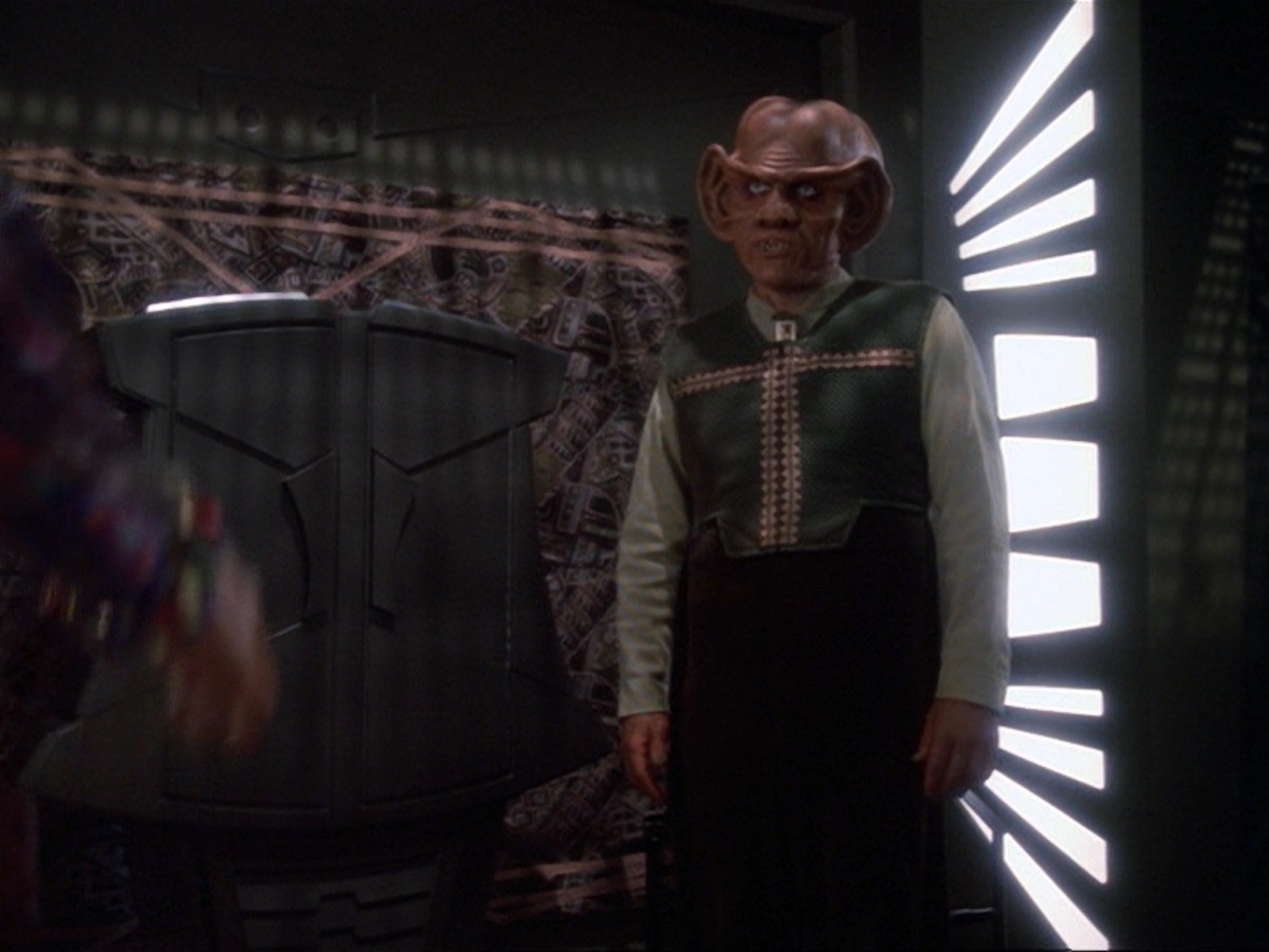extant_StarTrek_DS9_6x23-ProfitAndLace_1513.jpg