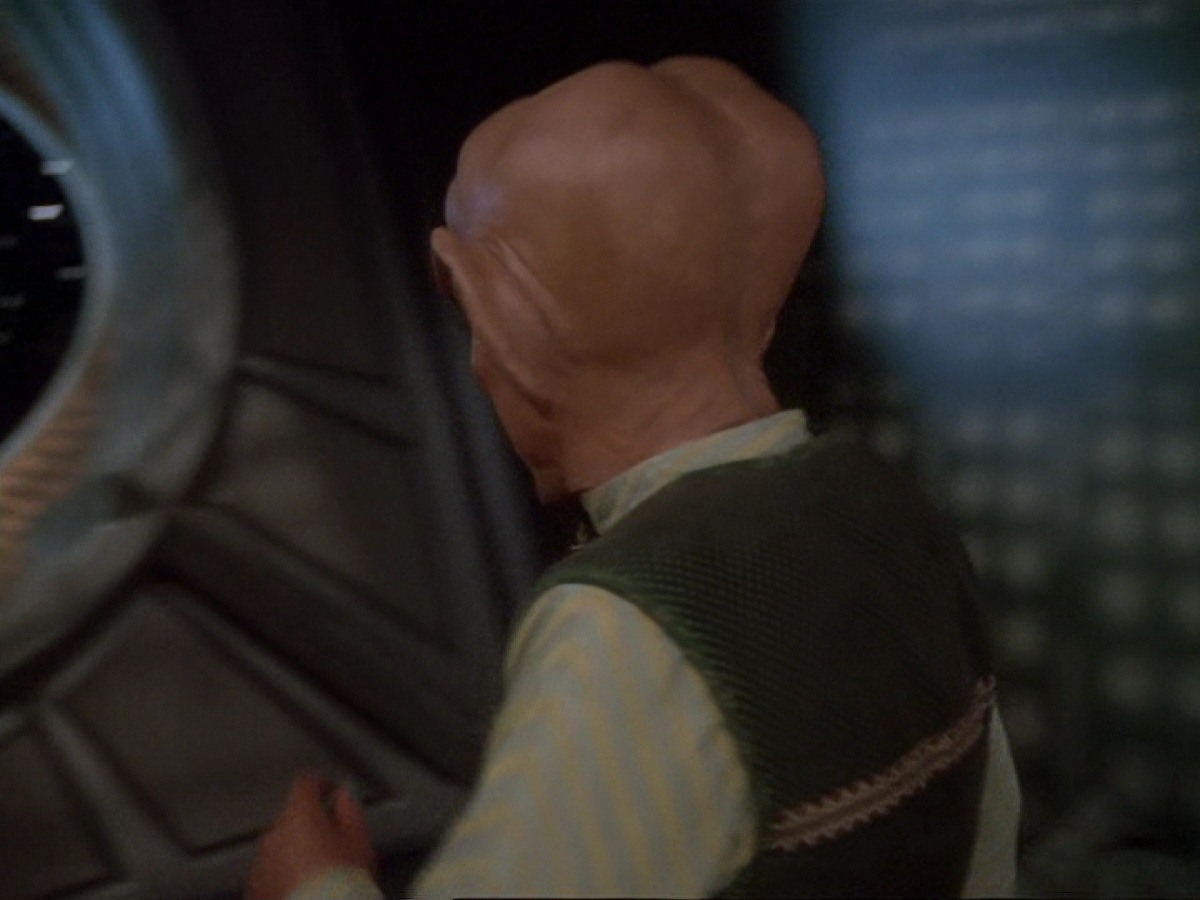 extant_StarTrek_DS9_6x23-ProfitAndLace_1549.jpg