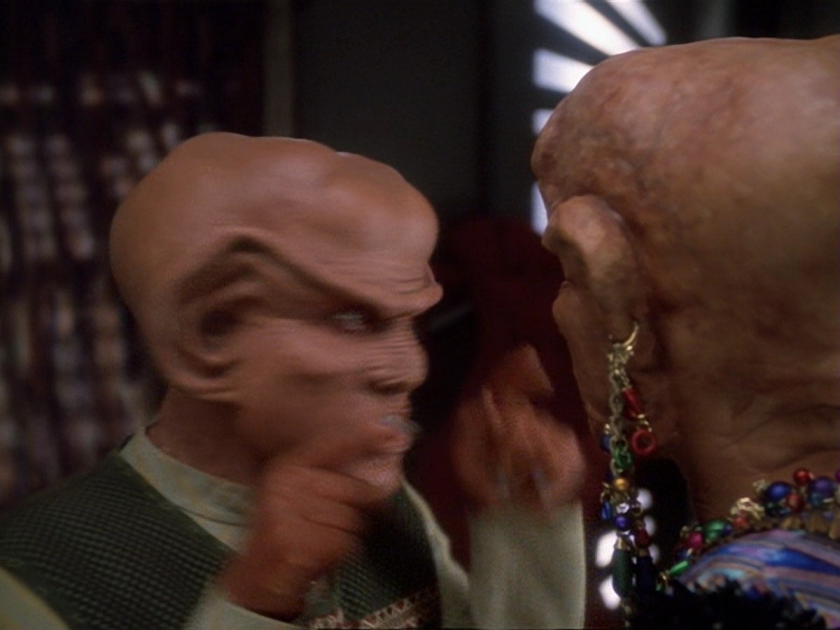 extant_StarTrek_DS9_6x23-ProfitAndLace_1614.jpg