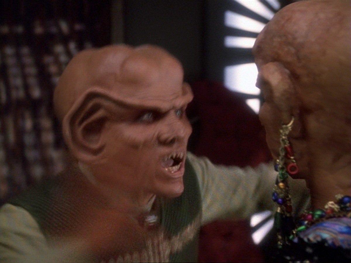 extant_StarTrek_DS9_6x23-ProfitAndLace_1617.jpg