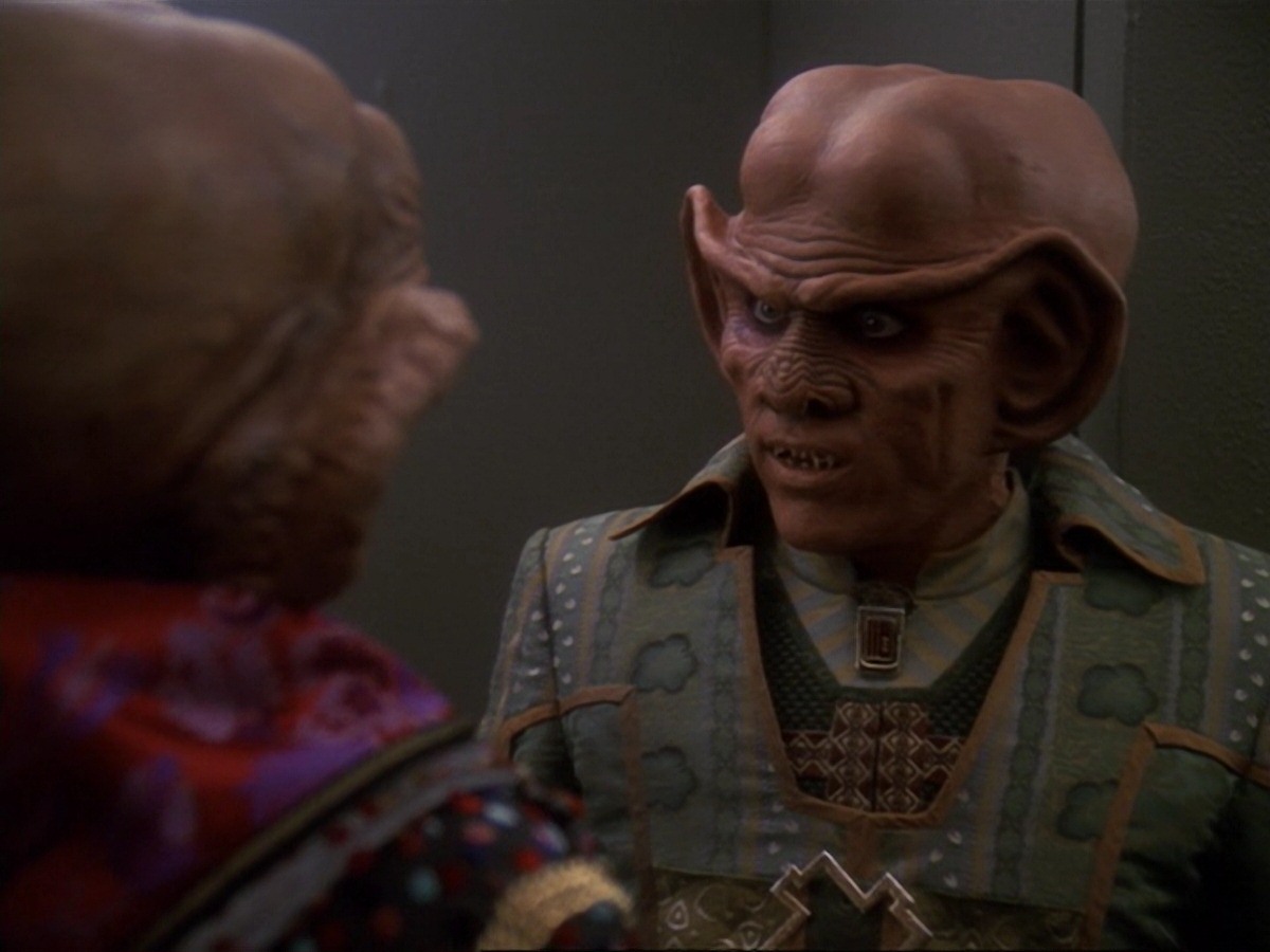 extant_StarTrek_DS9_6x23-ProfitAndLace_1729.jpg