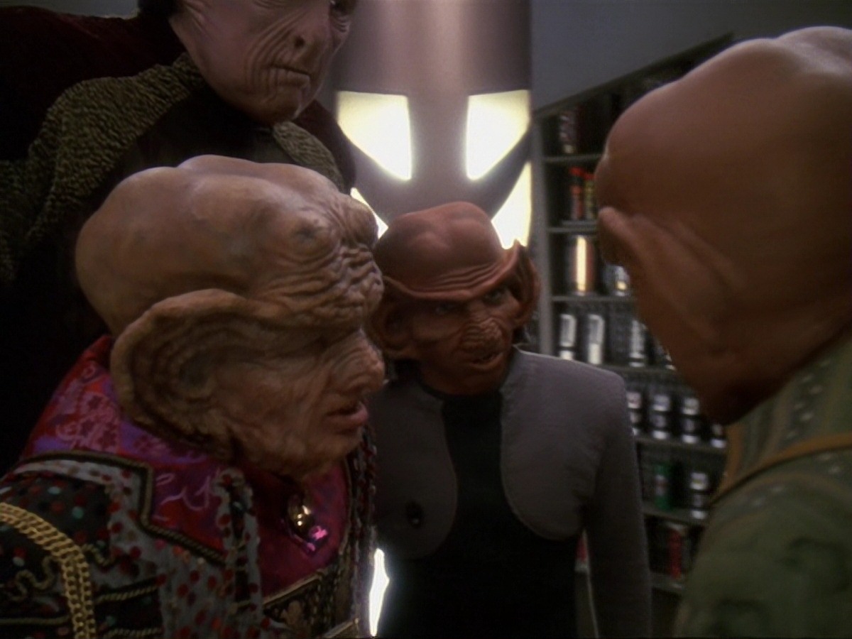 extant_StarTrek_DS9_6x23-ProfitAndLace_1735.jpg