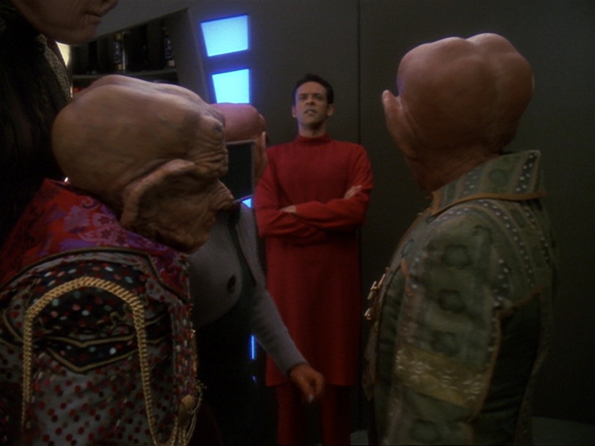 extant_StarTrek_DS9_6x23-ProfitAndLace_1745.jpg