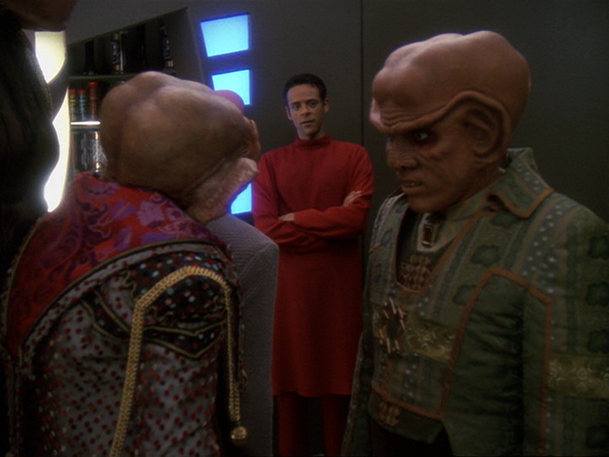 extant_StarTrek_DS9_6x23-ProfitAndLace_1755.jpg