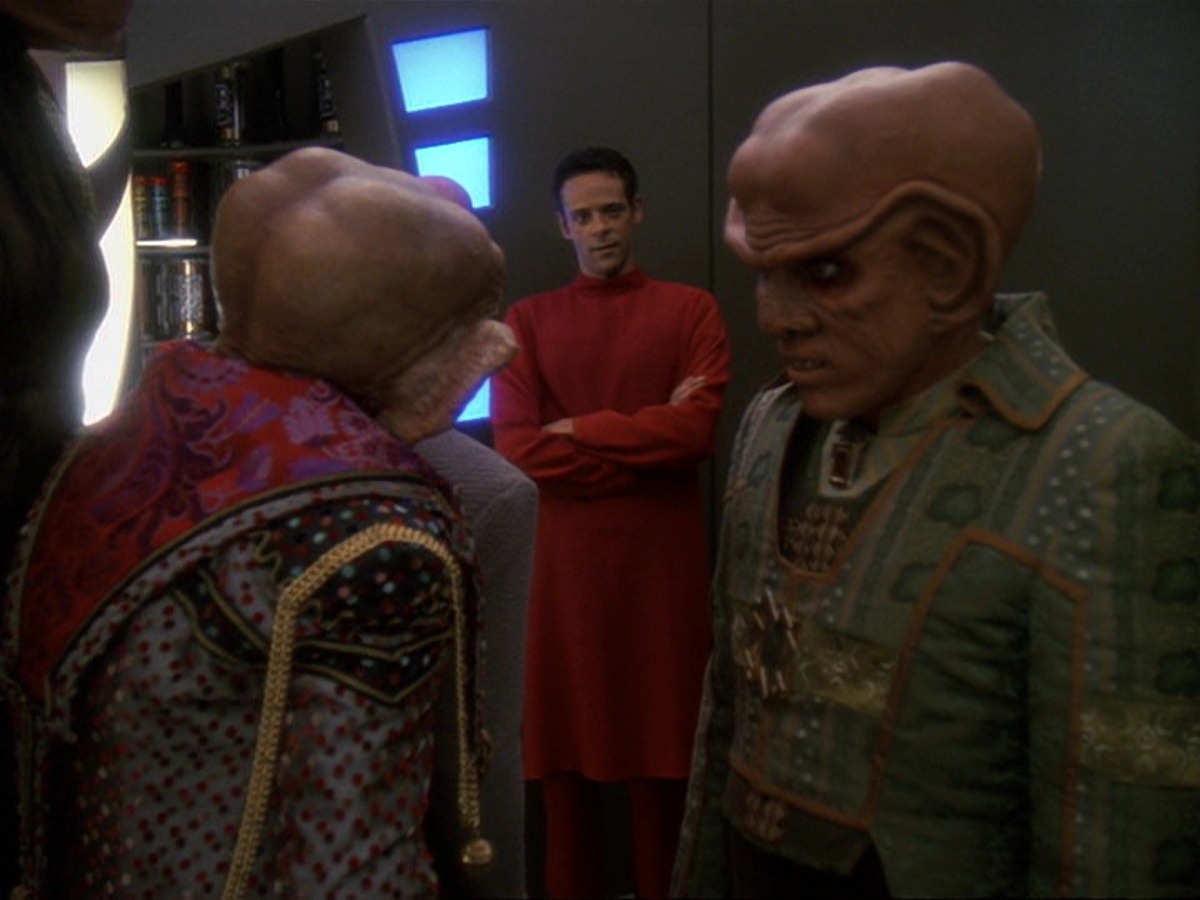 extant_StarTrek_DS9_6x23-ProfitAndLace_1758.jpg